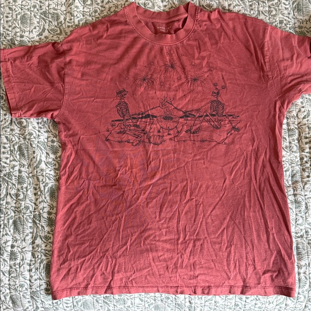 American Eagle Outfitters Red Graphic Short Sleeve Tee